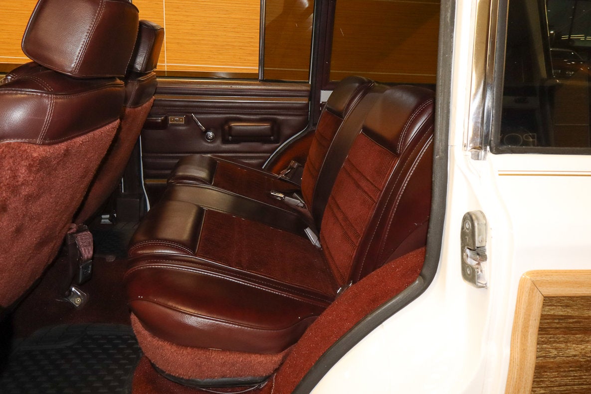 1987 Jeep GRAND WAGONEER Base