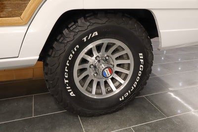 1987 Jeep GRAND WAGONEER Base