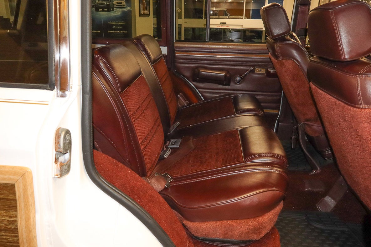 1987 Jeep GRAND WAGONEER Base