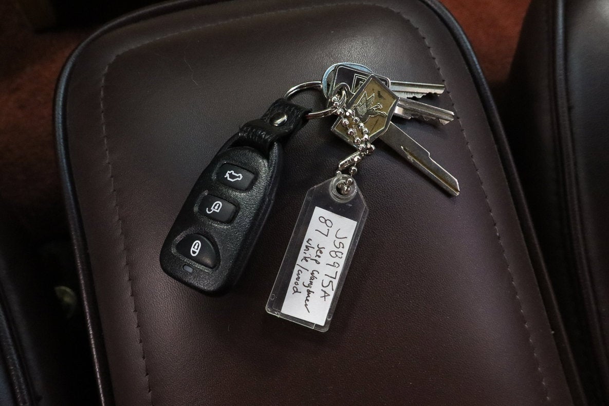 1987 Jeep GRAND WAGONEER Base