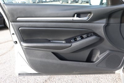 2023 Nissan Altima 2.5 SV Sedan