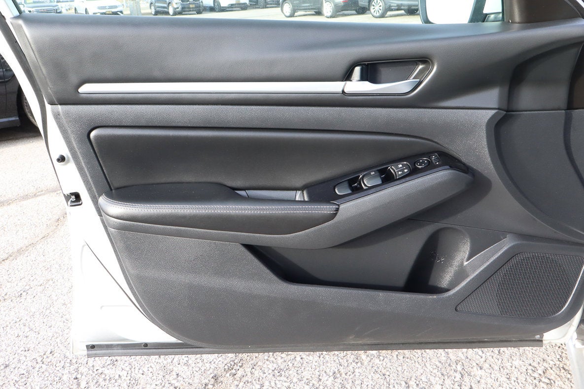 2023 Nissan Altima 2.5 SV Sedan