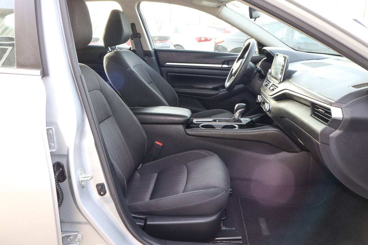 2023 Nissan Altima 2.5 SV Sedan