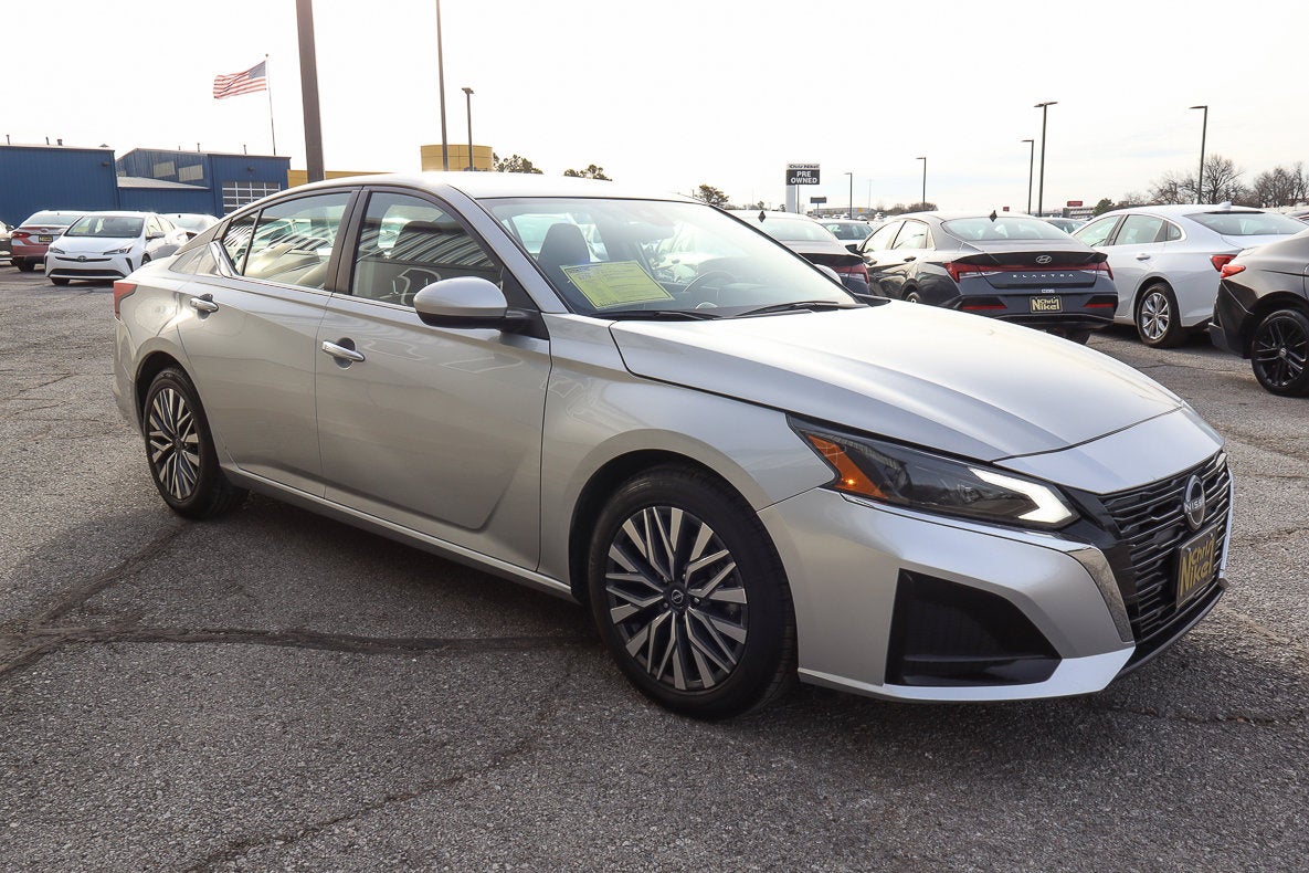 2023 Nissan Altima 2.5 SV Sedan