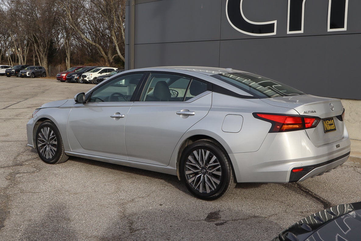 2023 Nissan Altima 2.5 SV Sedan