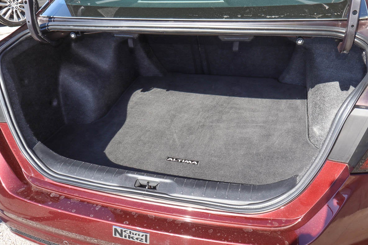 2024 Nissan Altima 2.5 SV Sedan