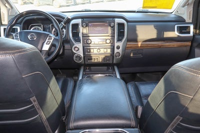 2017 Nissan Titan 4x4 Crew Cab SL