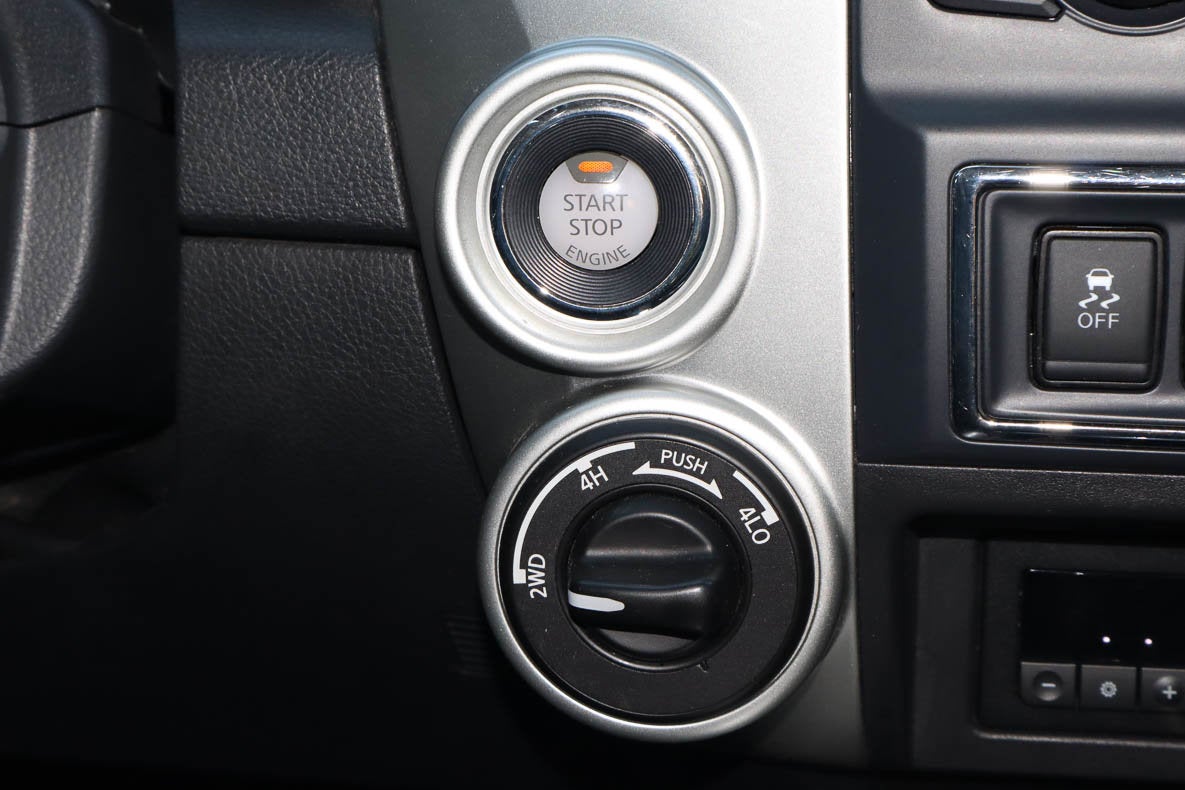 2017 Nissan Titan 4x4 Crew Cab SL