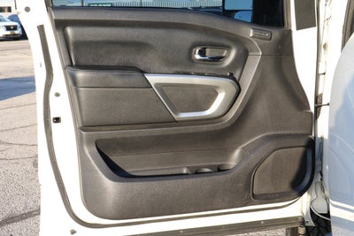 2017 Nissan Titan 4x4 Crew Cab SL