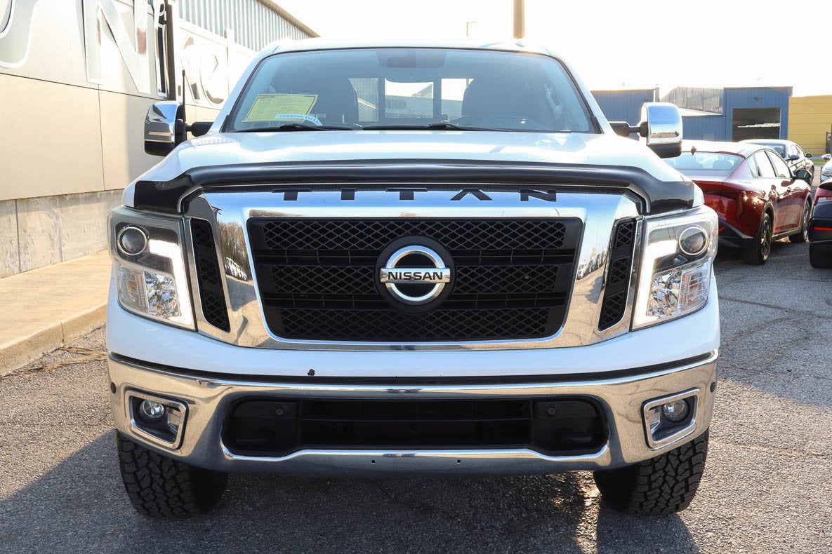 2017 Nissan Titan 4x4 Crew Cab SL