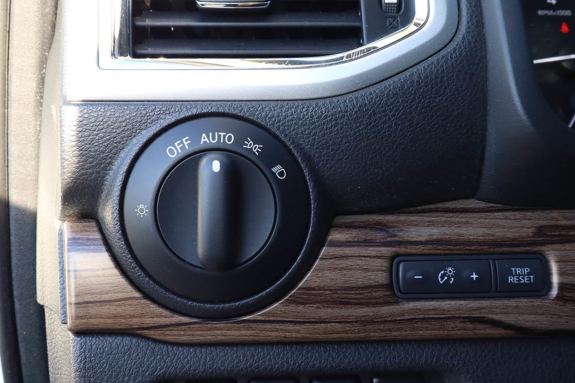 2017 Nissan Titan 4x4 Crew Cab SL