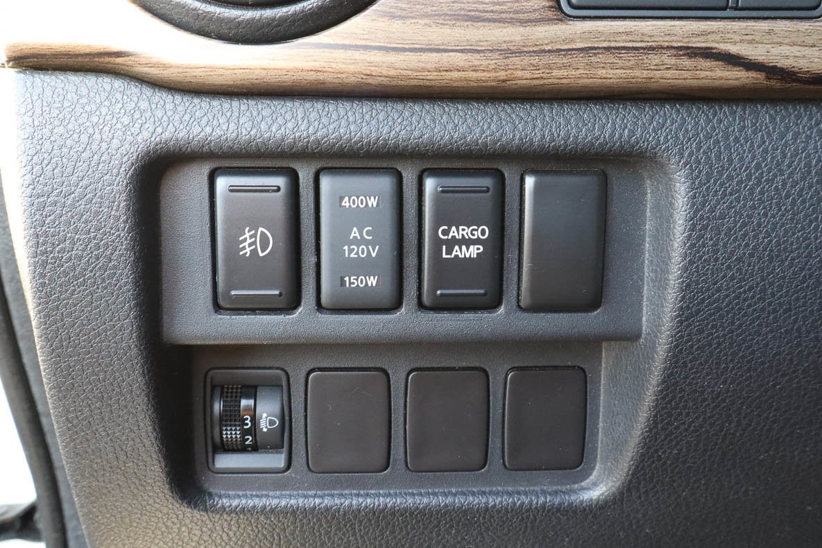 2017 Nissan Titan 4x4 Crew Cab SL