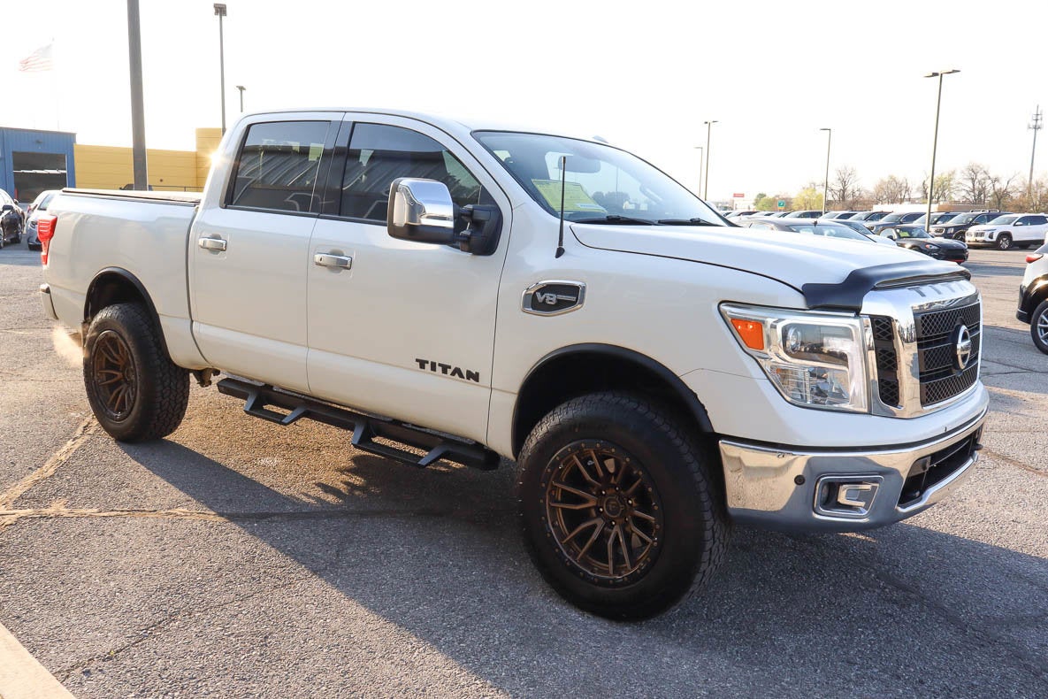 2017 Nissan Titan 4x4 Crew Cab SL