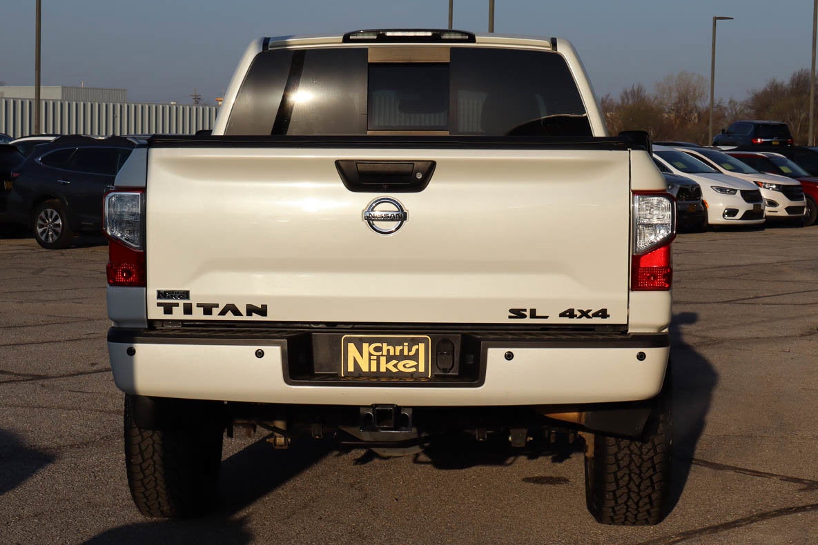 2017 Nissan Titan 4x4 Crew Cab SL