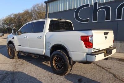 2017 Nissan Titan 4x4 Crew Cab SL