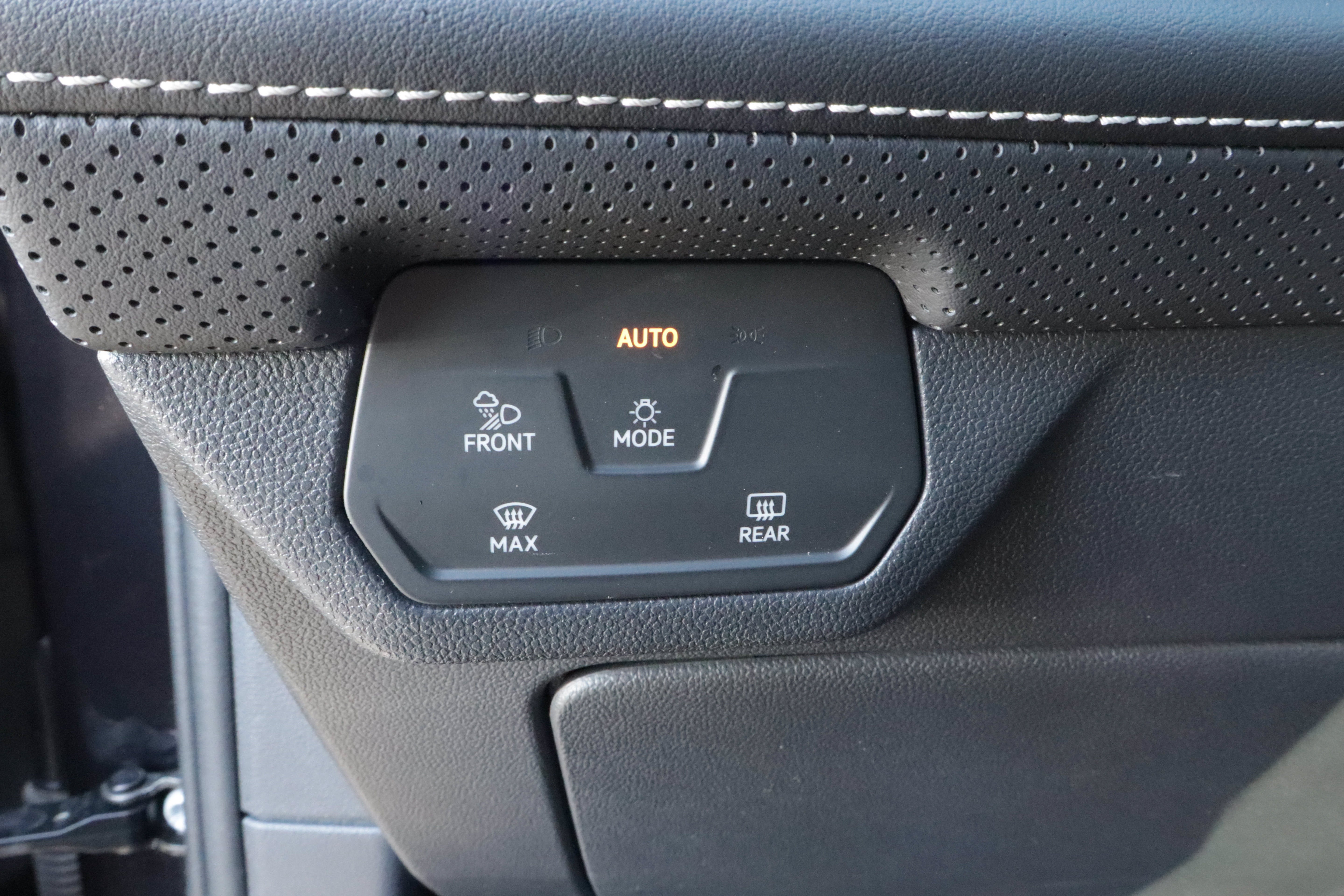 2024 Volkswagen Atlas 2.0T SE w/Technology 4MOTION