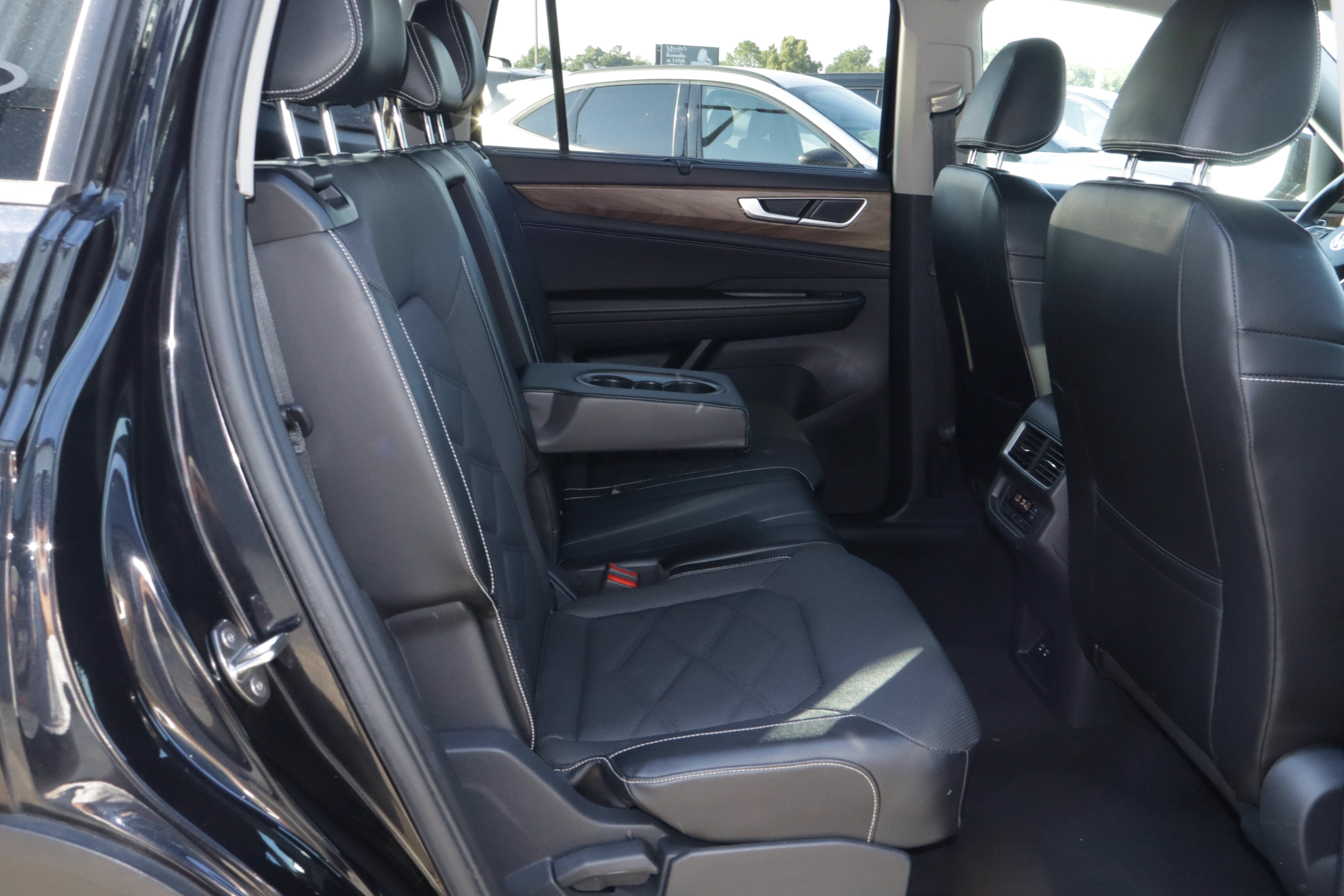 2024 Volkswagen Atlas 2.0T SE w/Technology 4MOTION