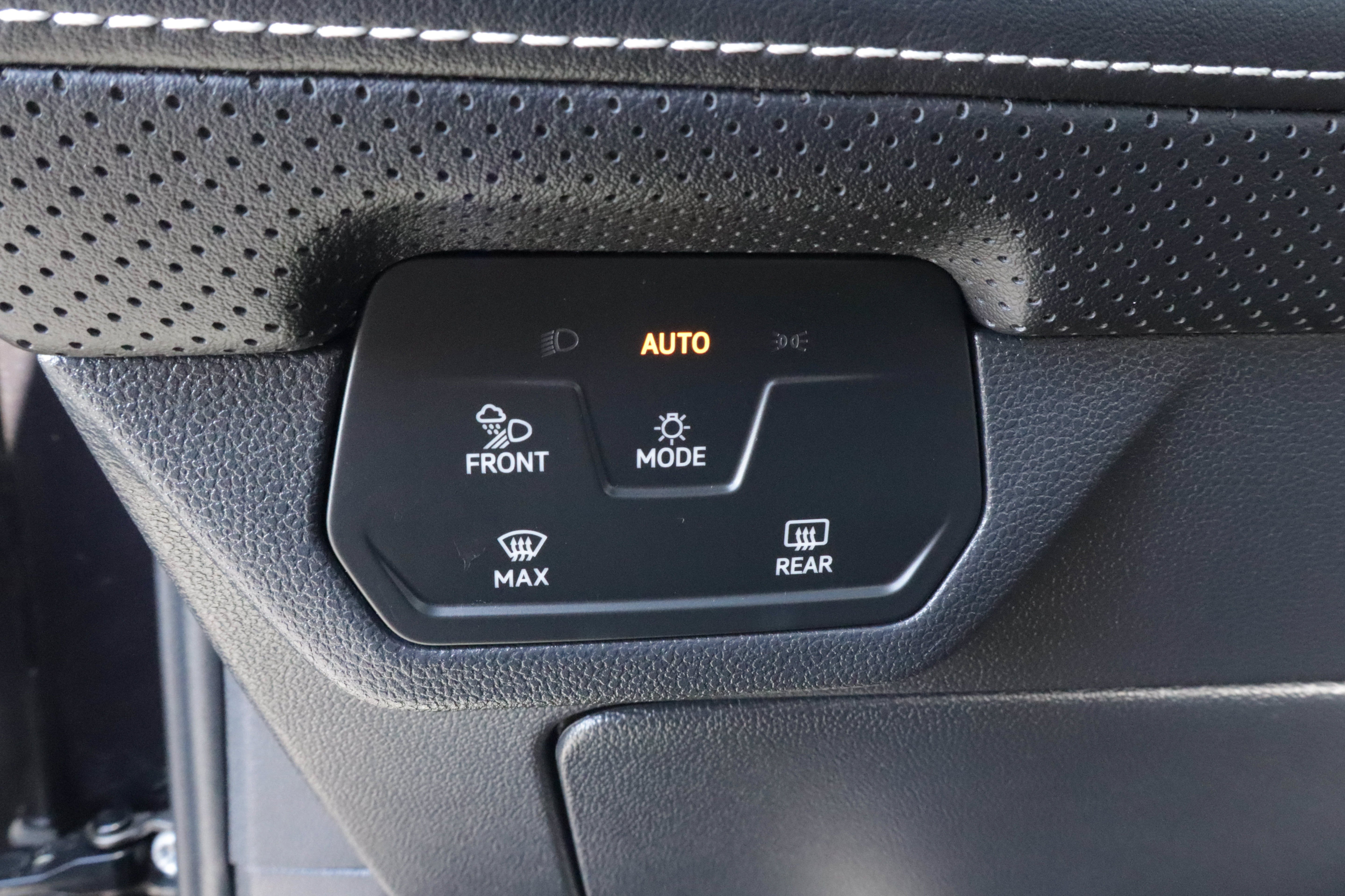2025 Volkswagen Atlas 2.0T SE w/Technology FWD