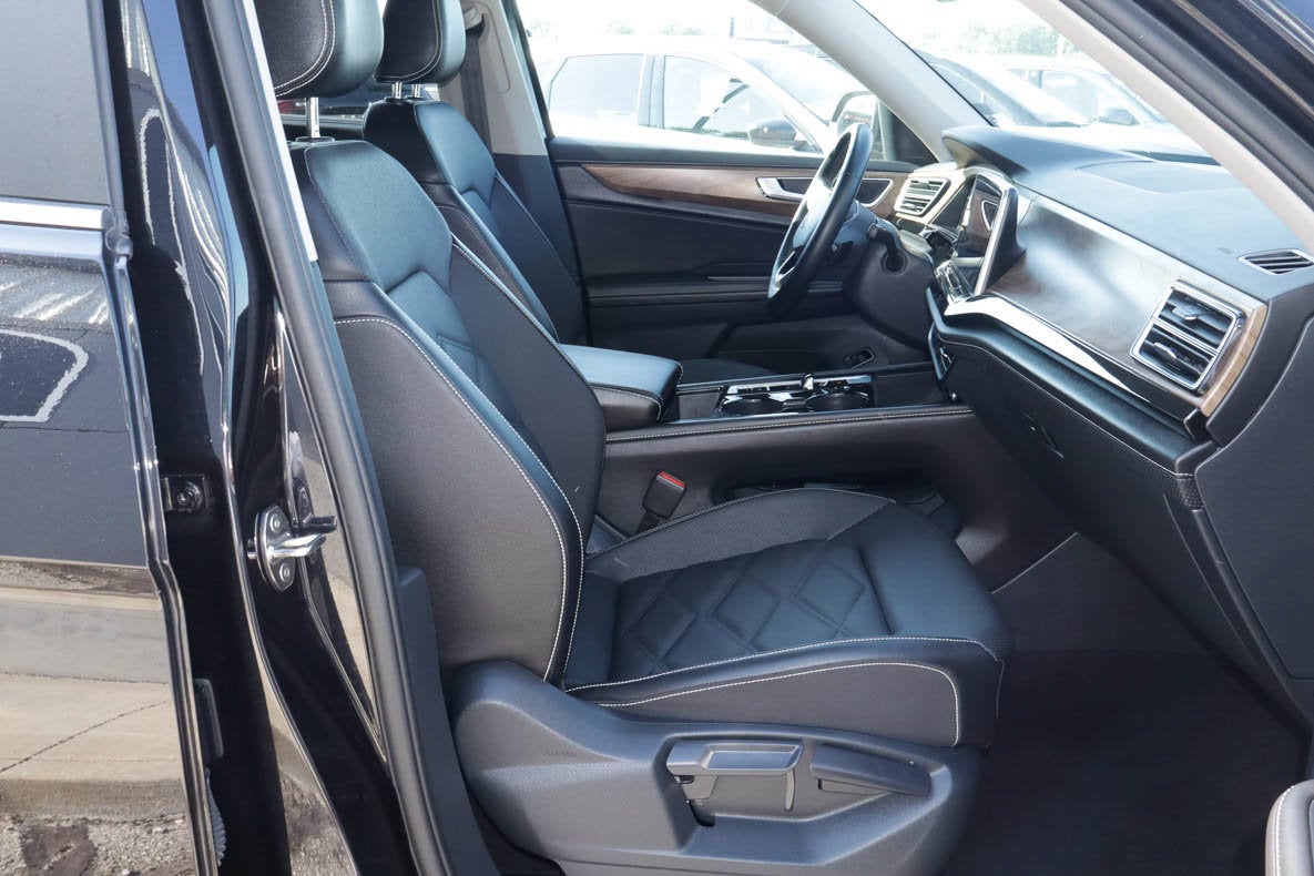 2025 Volkswagen Atlas 2.0T SE w/Technology FWD