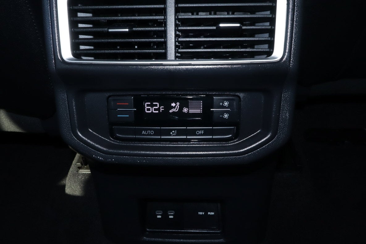 2025 Volkswagen Atlas 2.0T SE w/Technology FWD