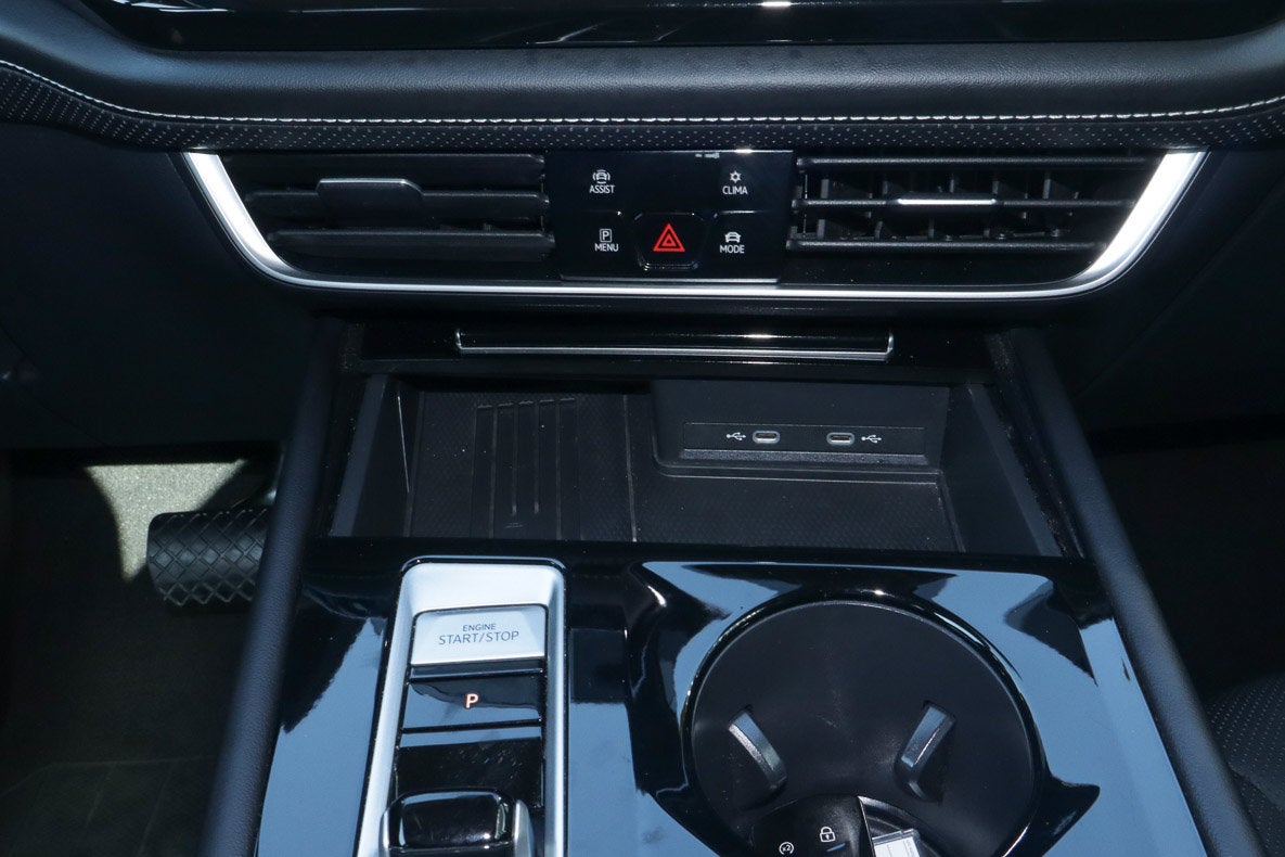 2025 Volkswagen Atlas 2.0T SE w/Technology FWD