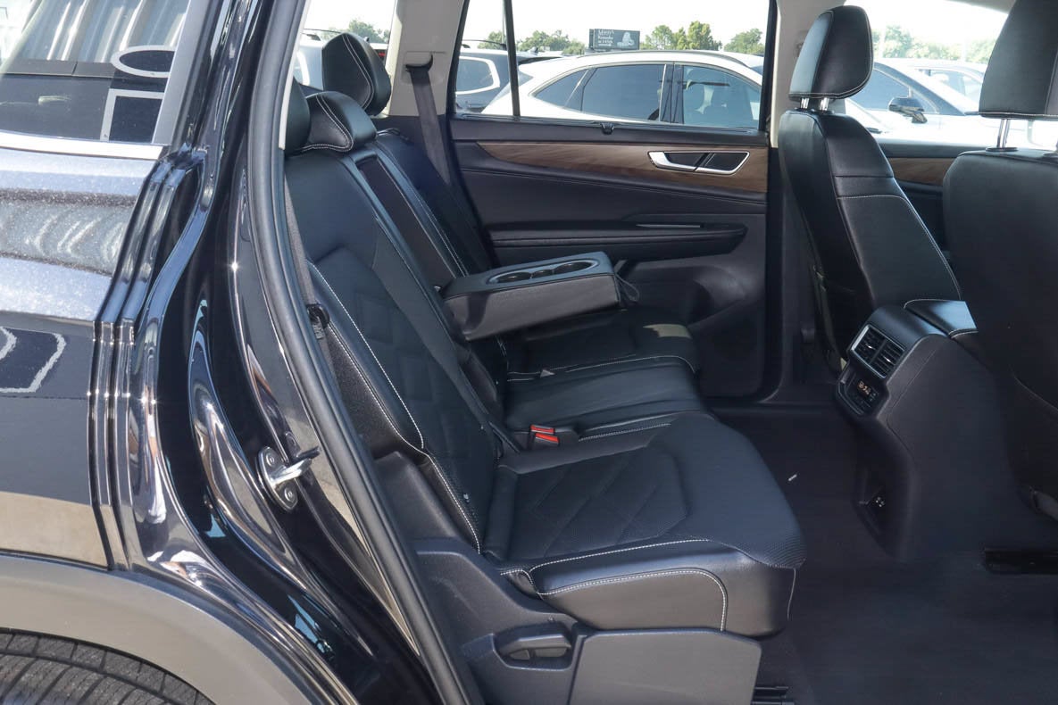 2025 Volkswagen Atlas 2.0T SE w/Technology FWD