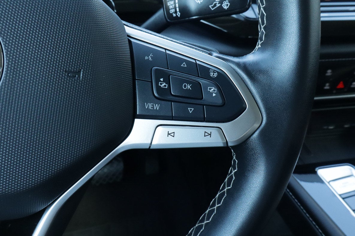 2025 Volkswagen Atlas 2.0T SE w/Technology FWD