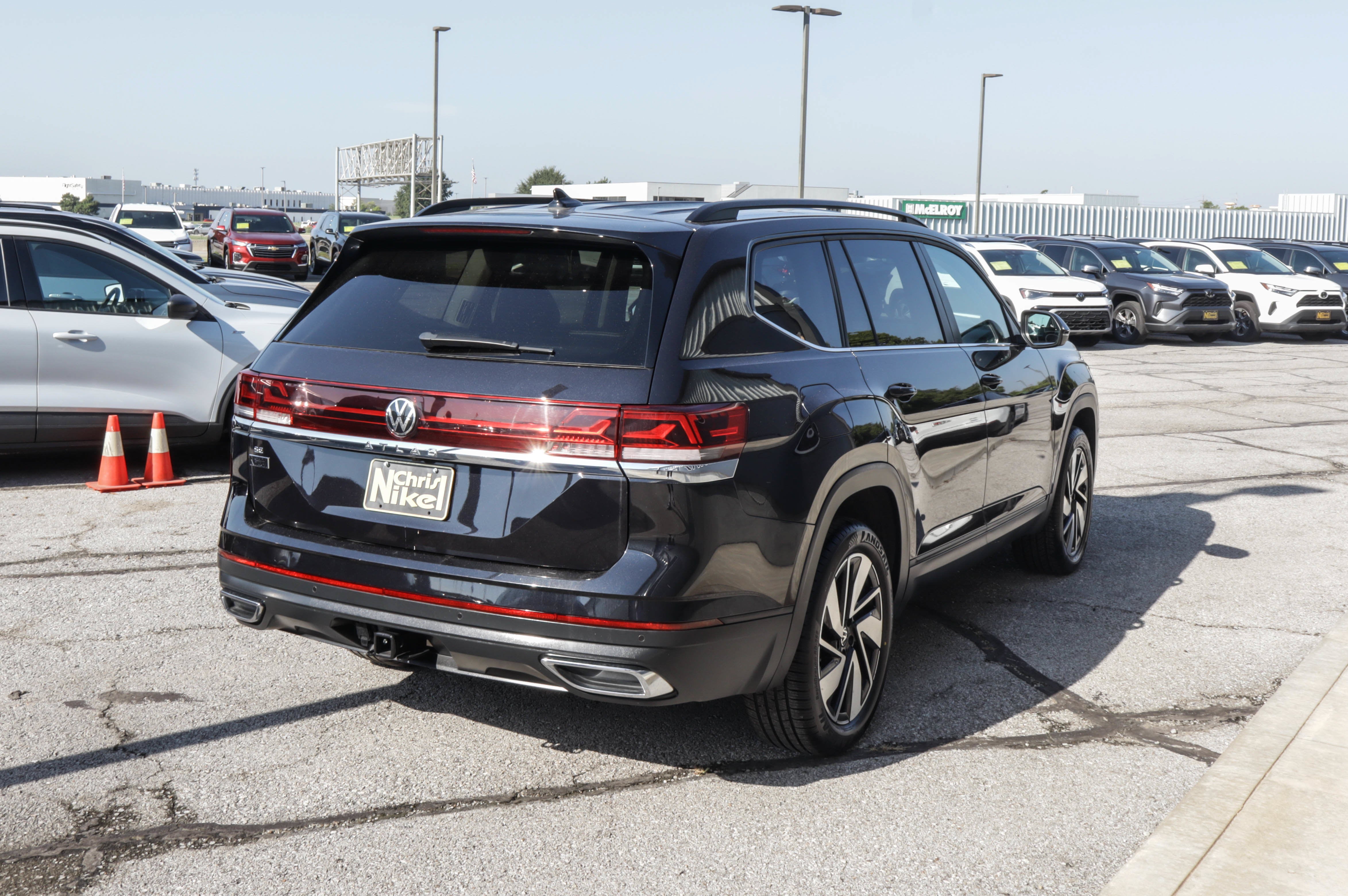 2025 Volkswagen Atlas 2.0T SE w/Technology FWD