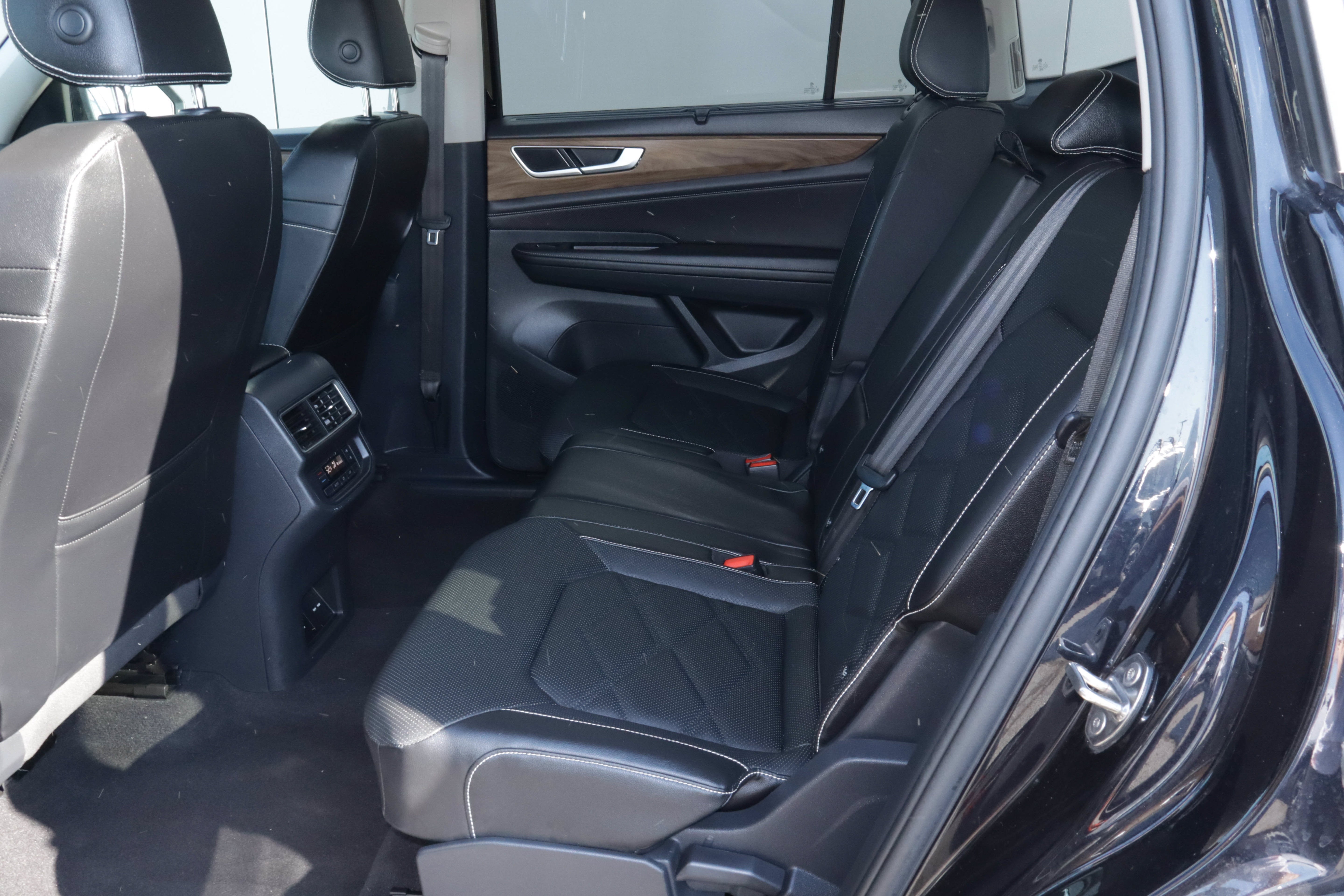 2025 Volkswagen Atlas 2.0T SE w/Technology FWD