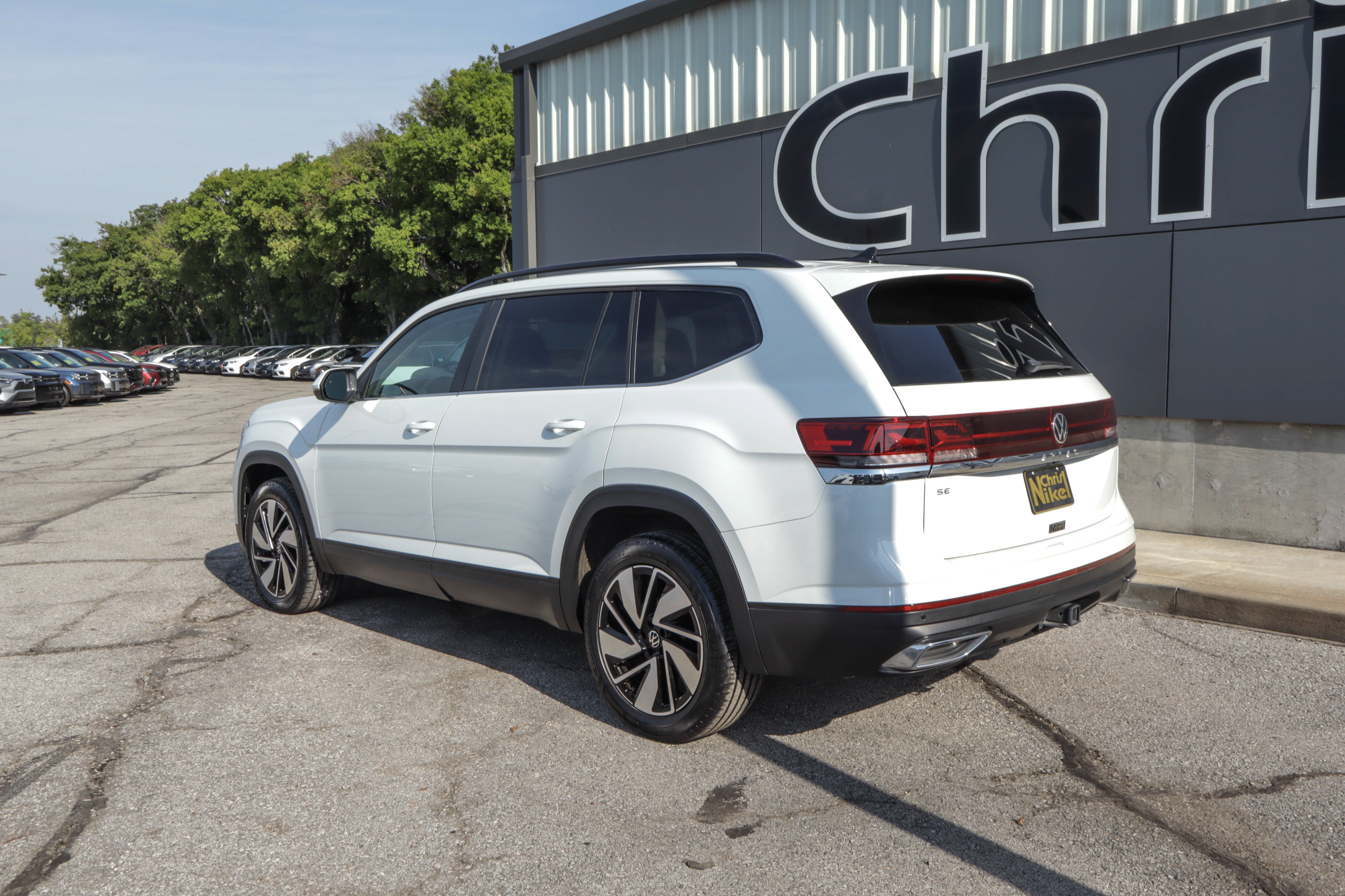 2025 Volkswagen Atlas 2.0T SE w/Technology FWD