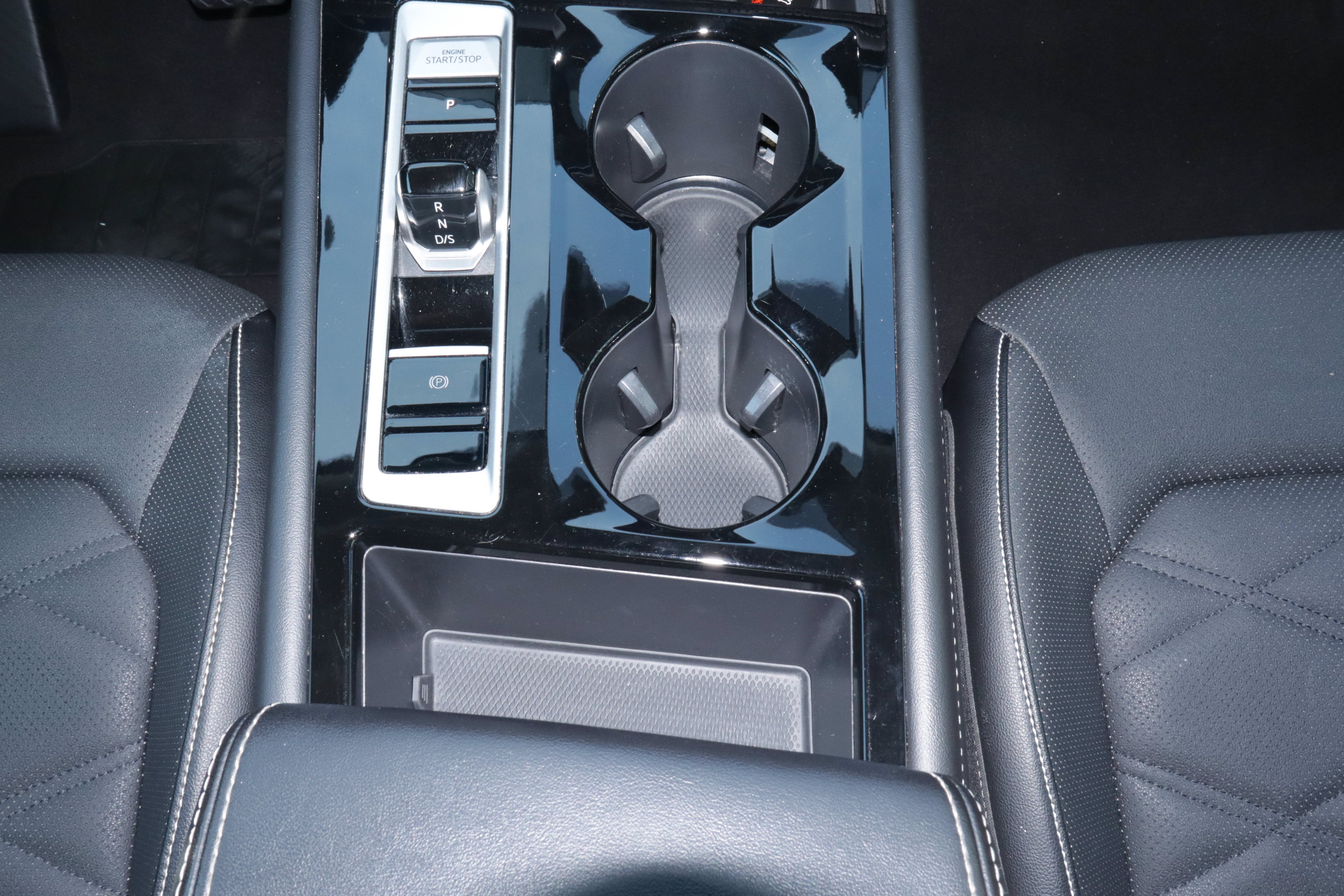 2025 Volkswagen Atlas 2.0T SE w/Technology FWD