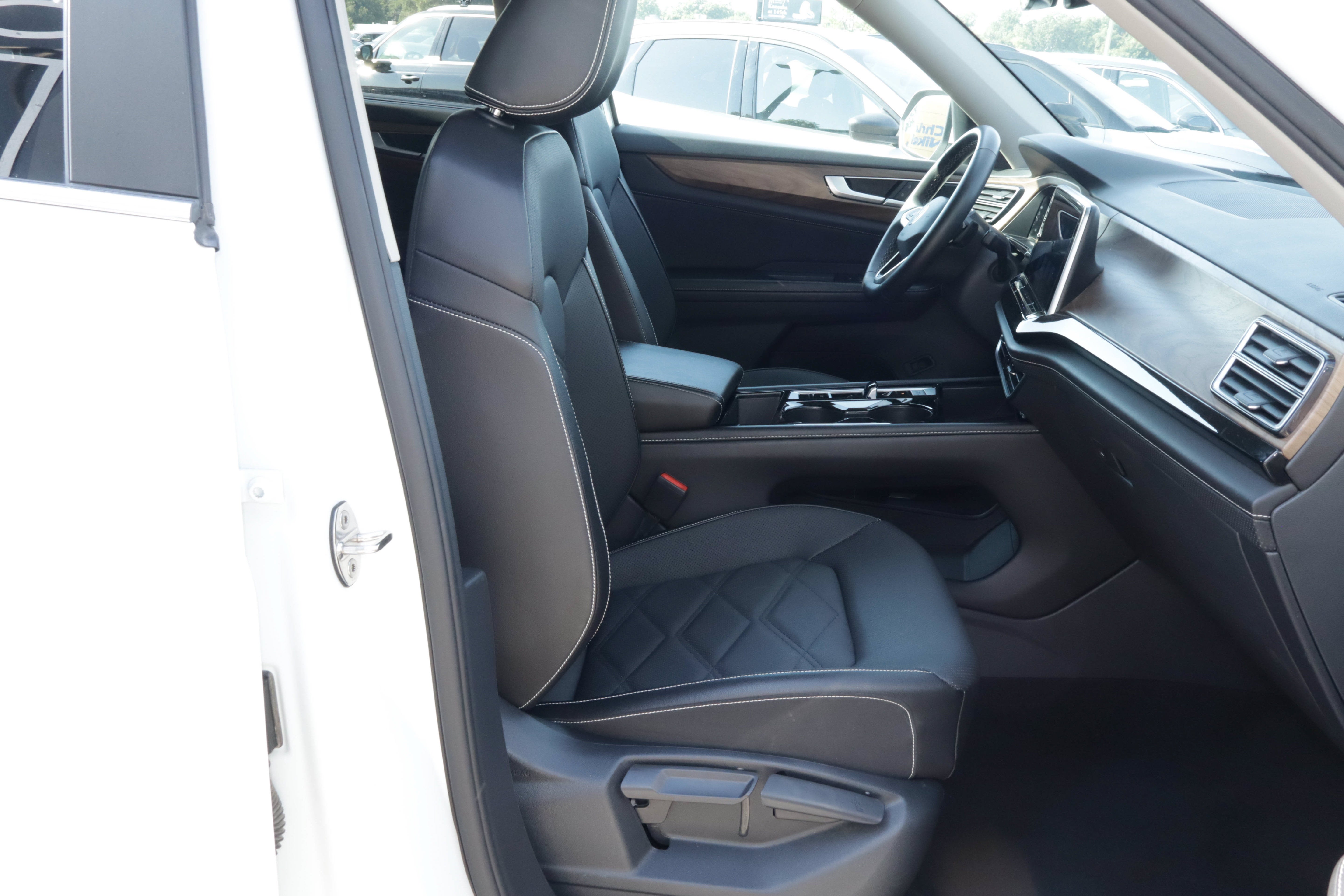 2025 Volkswagen Atlas 2.0T SE w/Technology FWD