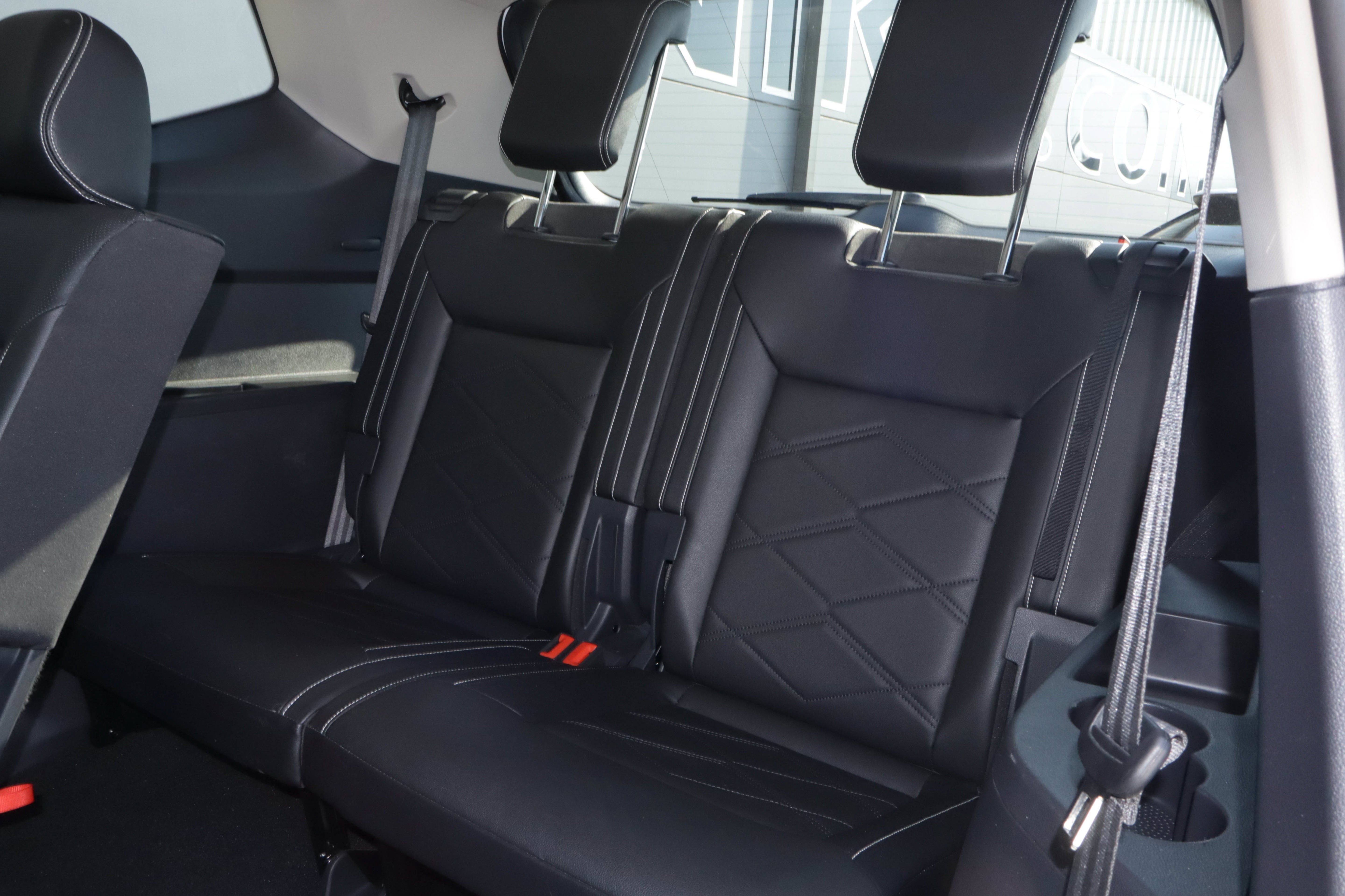 2025 Volkswagen Atlas 2.0T SE w/Technology FWD