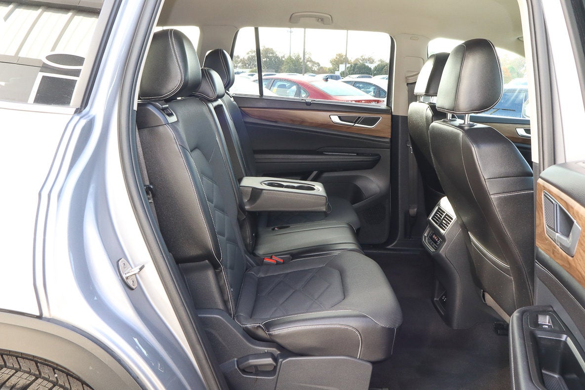 2024 Volkswagen Atlas 2.0T SE w/Technology