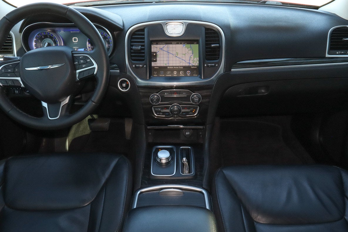 2016 Chrysler 300 4dr Sdn Anniversary Edition RWD