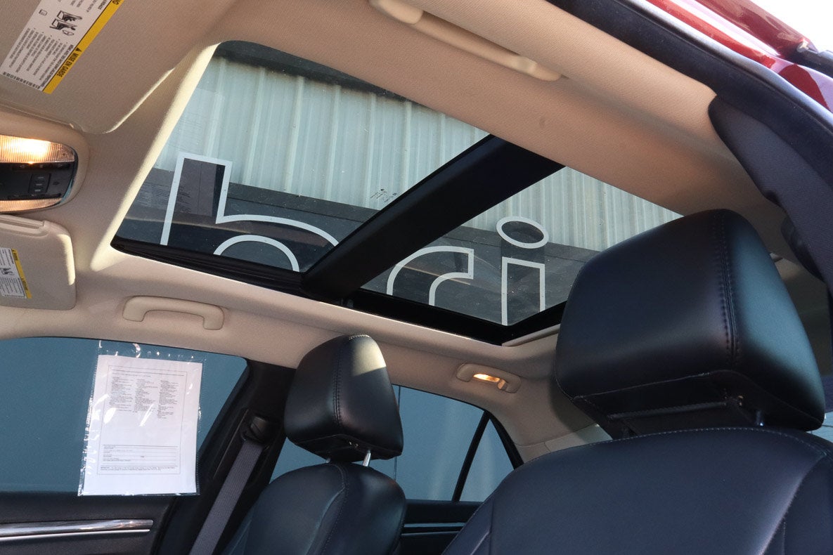 2016 Chrysler 300 4dr Sdn Anniversary Edition RWD