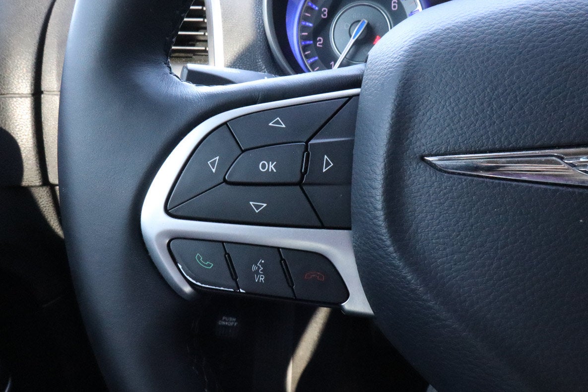 2016 Chrysler 300 4dr Sdn Anniversary Edition RWD