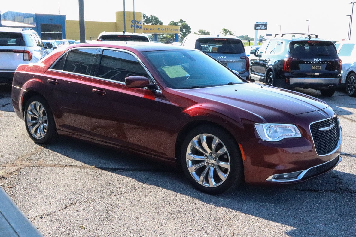 2016 Chrysler 300 4dr Sdn Anniversary Edition RWD