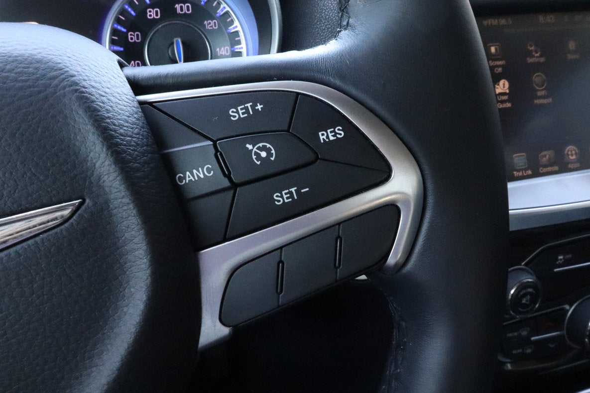 2016 Chrysler 300 4dr Sdn Anniversary Edition RWD