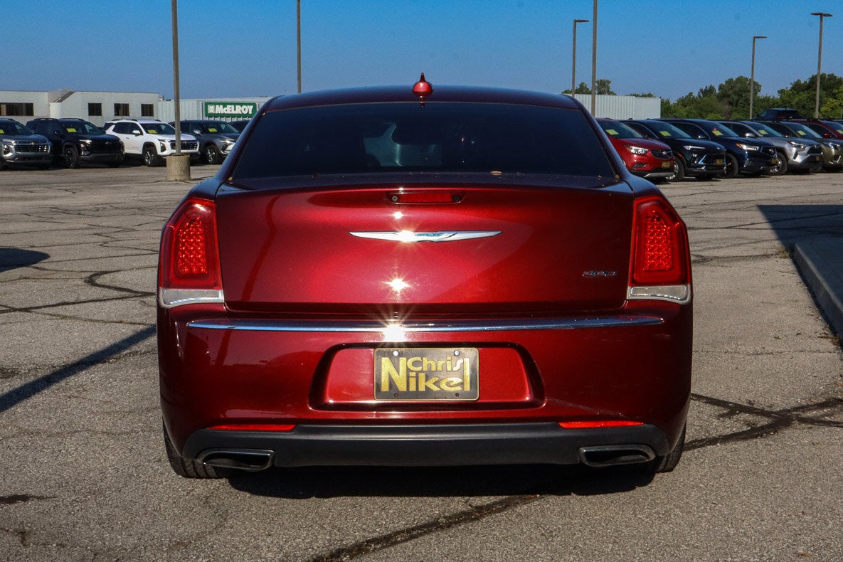 2016 Chrysler 300 4dr Sdn Anniversary Edition RWD