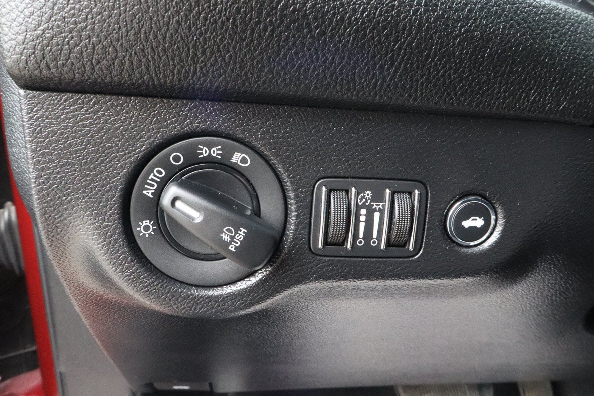 2021 Dodge Challenger SXT RWD