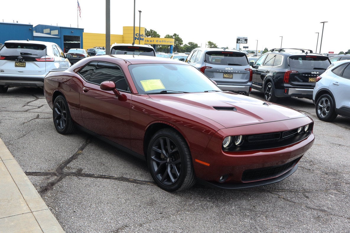 2021 Dodge Challenger SXT RWD