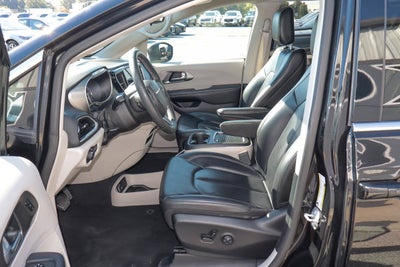 2023 Chrysler Pacifica Touring L FWD