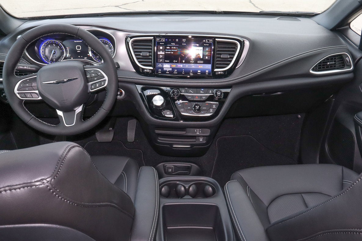 2026 Chrysler Pacifica Select