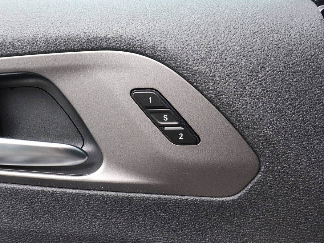 2027 Chrysler Pacifica Select FWD