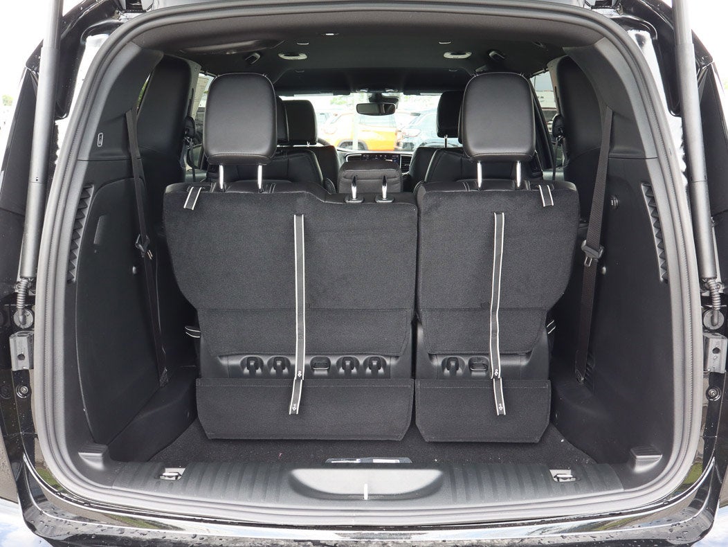 2027 Chrysler Pacifica Select FWD