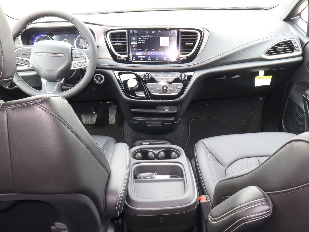 2027 Chrysler Pacifica Select FWD