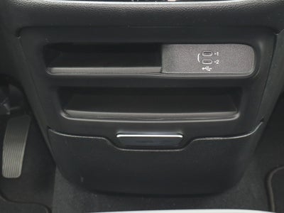 2027 Chrysler Pacifica Select FWD