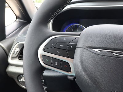 2027 Chrysler Pacifica Select FWD