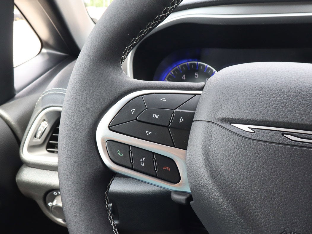 2027 Chrysler Pacifica Select FWD